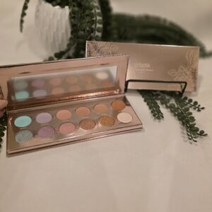 Girlactik Eyeshadow Palette - Multi-Color